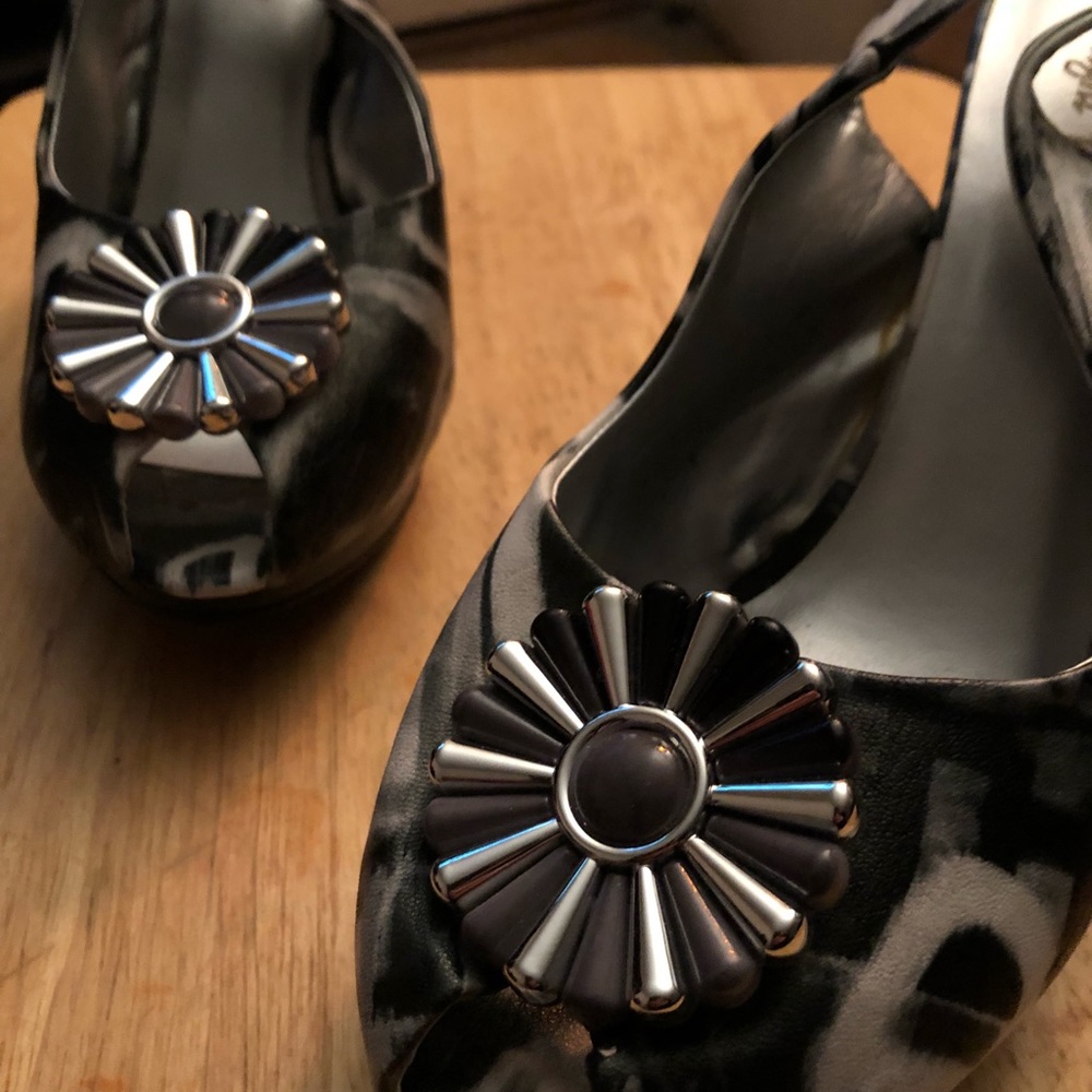 Retro black and white fun heels